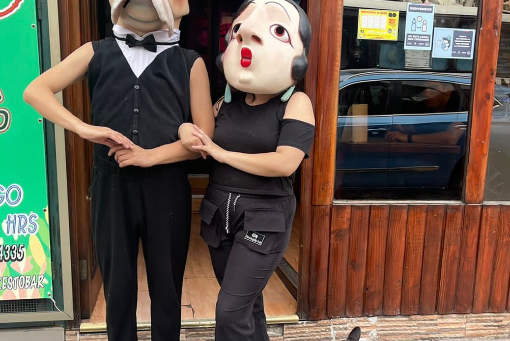 DESDE LEJOS HE VENIDO. EL TEATRO ES UN SUEÑO